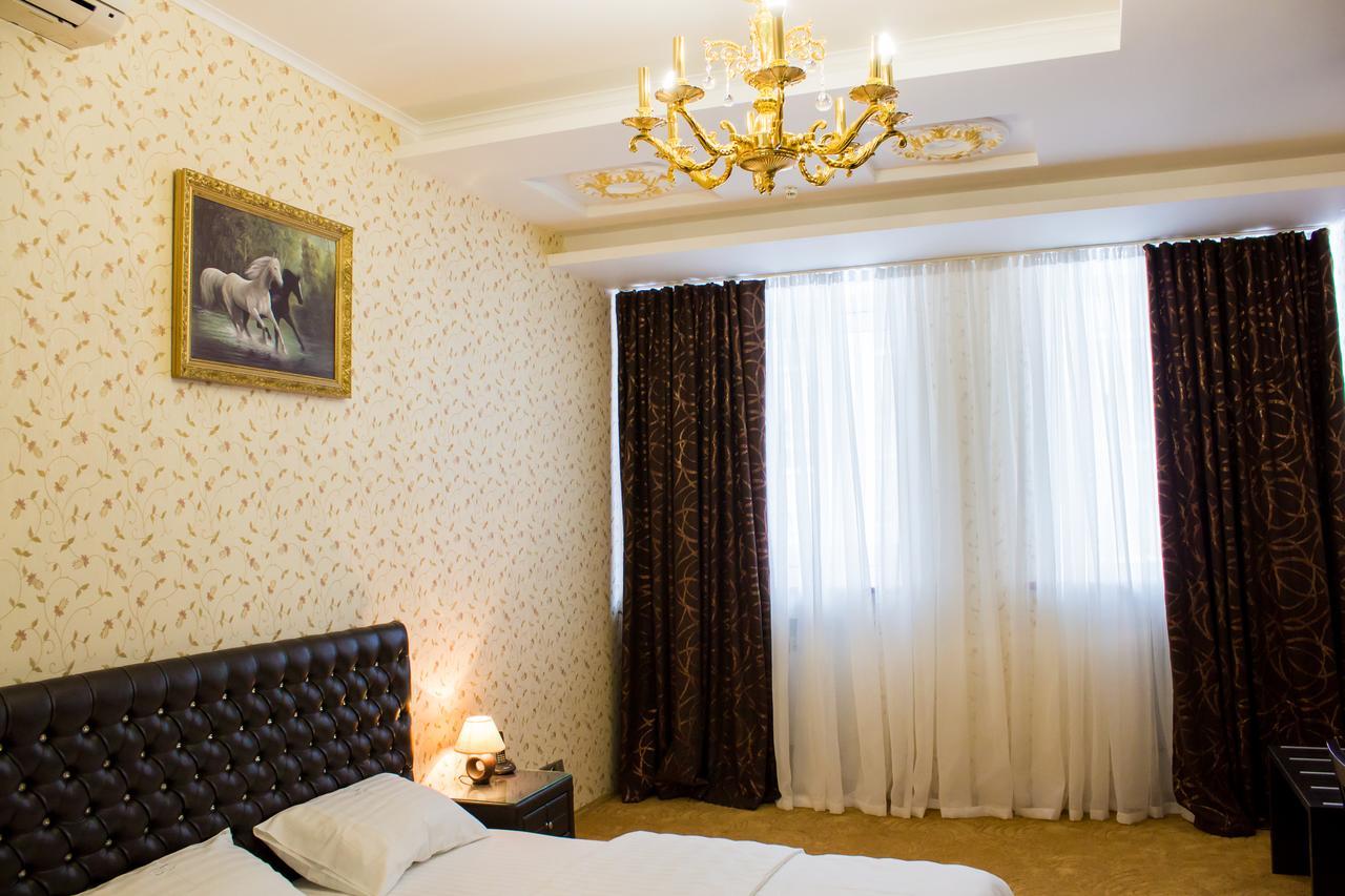 Отель Alir Житомир Экстерьер фото